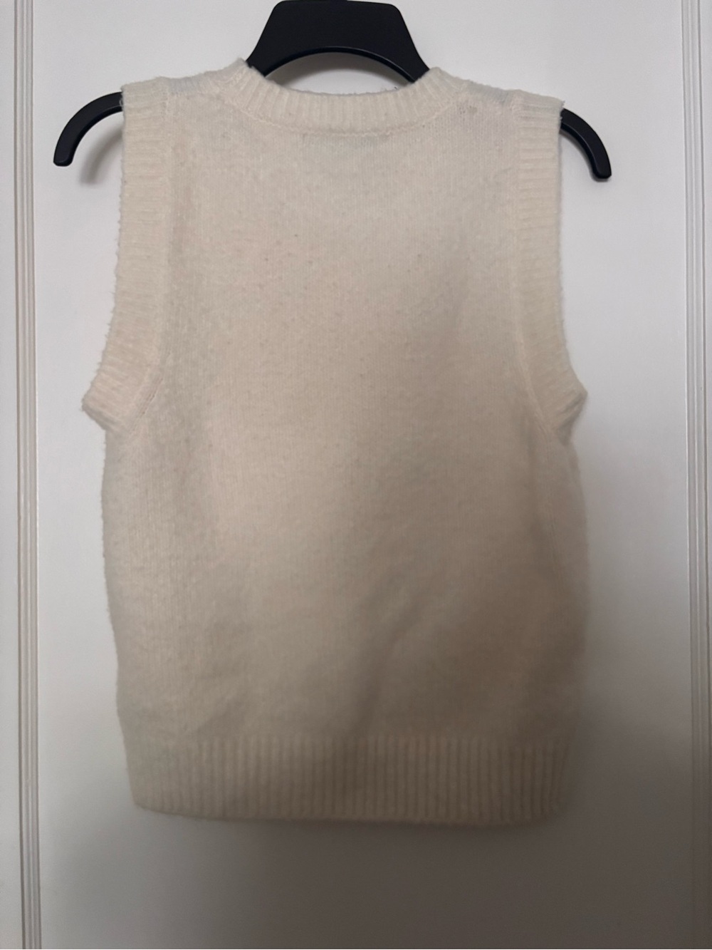 Zara Cream Sleeveless Crewneck Knit Sweater Vest | Size Medium - Picture 2 of 4
